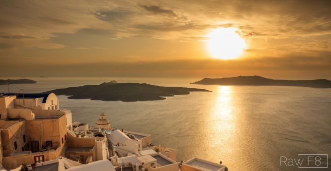 a Greek island in the S Aegean, in the Cyclades group